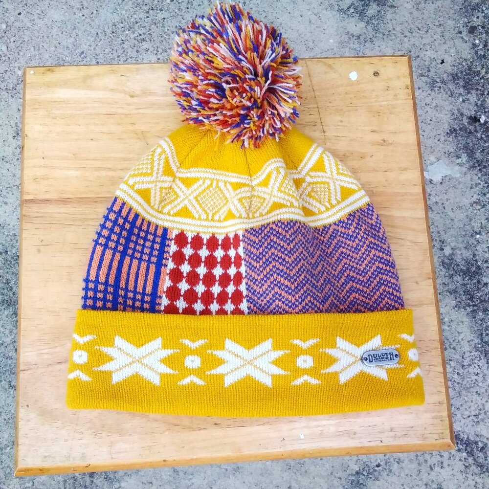 Duluth Trading Co Women’s Multi Gold/Blue Ribbed Knit Pom-Pom Cuffed Beanie